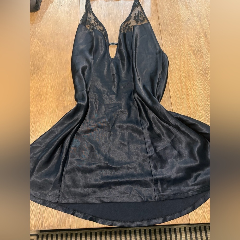 Y2K Victoria’s Secret 2006 Black Satin Lace Halter Sleeveless Slip Dress Sz S